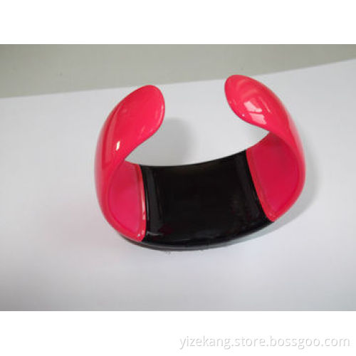 Multi-platform Intelligent Bluetooth Bracelet for Phones